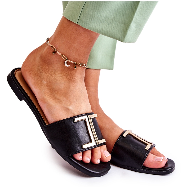 PG1 Chinelos femininos de couro clássico com ornamento preto Maren