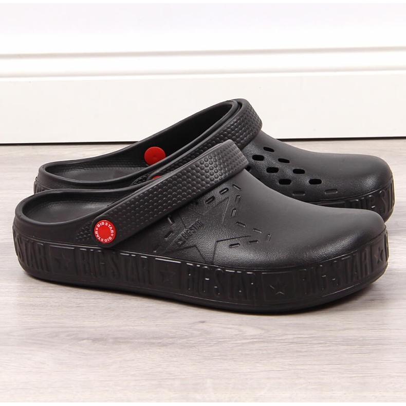 Chinelos kroks pretos de homem Big Star II175001