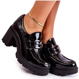 PL5 Sapatos elegantes em um pilar com um ornamento prateado Black Harmell preto