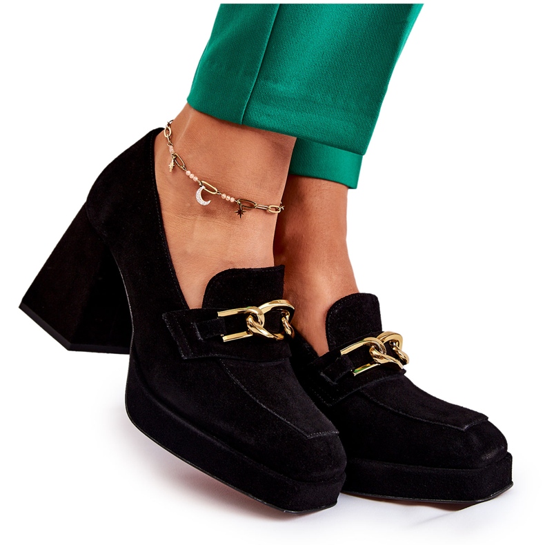 Sapatos de camurça com corrente decorativa Laura Messi 2444 Preto