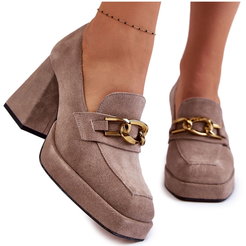 Sapatos de camurça com corrente decorativa Laura Messi 2444 marrom claro bege castanho