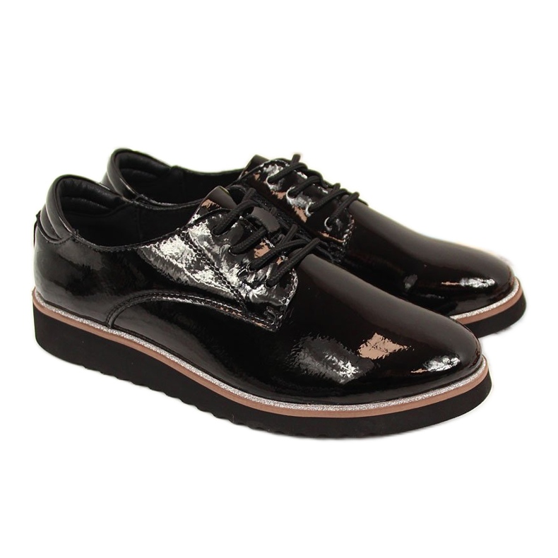 Sapatos femininos de couro envernizado preto Filippo