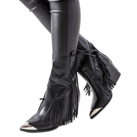 As botas de cowboy pretas de Wando preto