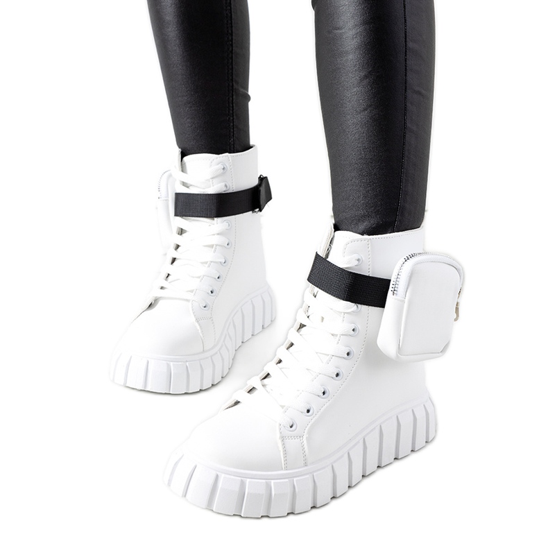 Tênis branco na plataforma Haver