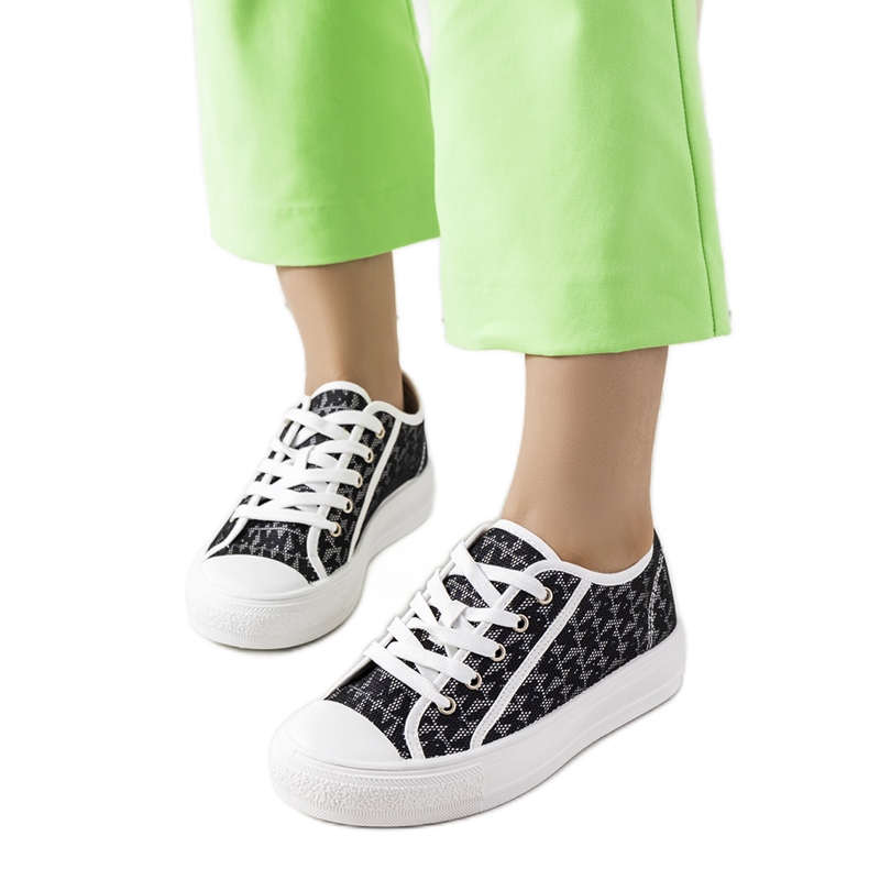 Tênis Chelms pretos