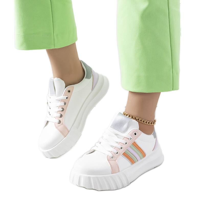 Tênis branco na plataforma Prinsep