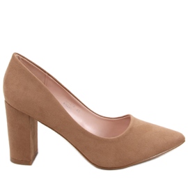 Bombas no posto de Aria Khaki bege