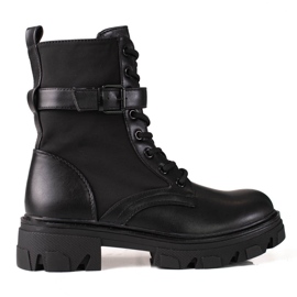 Bolsas femininas Shelovet pretas em uma plataforma grossa preto