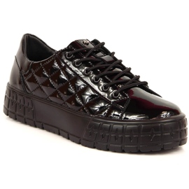 Sapatos de mulher acolchoados com verniz preto Filippo
