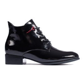 Botas lacadas com cadarço por W. Potocki preto