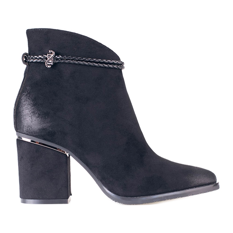 Botas de camurça preta no poste W. Potocki preto