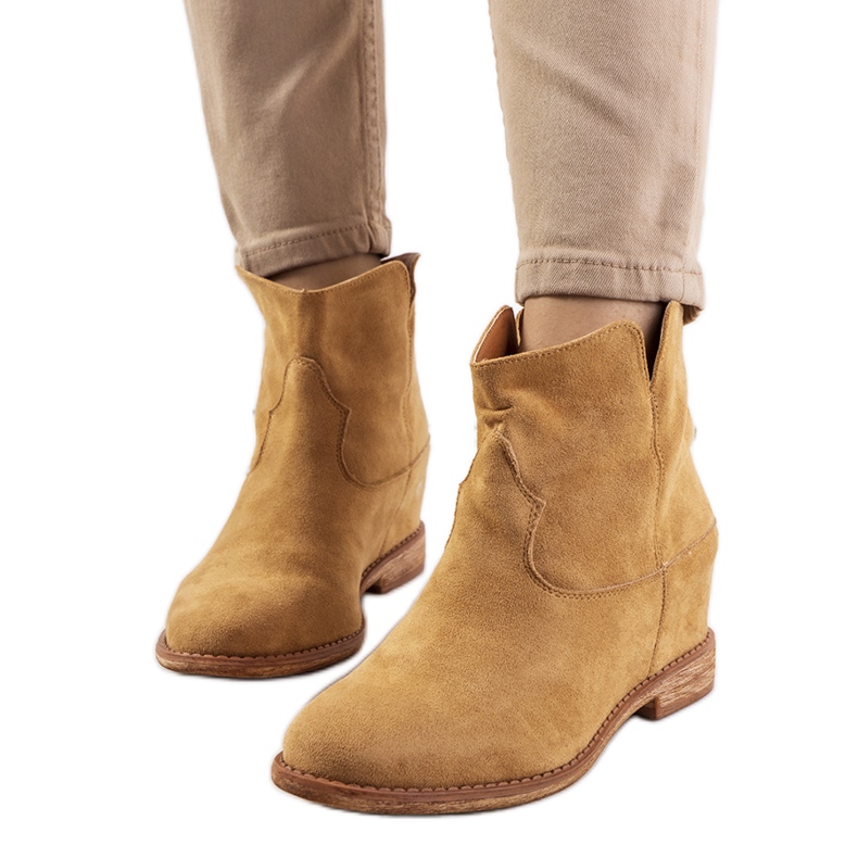 Botins bege escuro com cunha forrada, Zoki