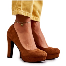 Sapatos de camurça clássicos no calcanhar Camel Soro marrom