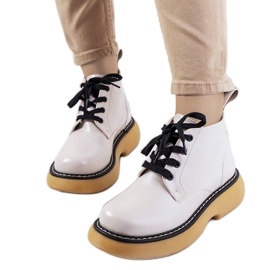 Botas bege, botas tipo Redelek
