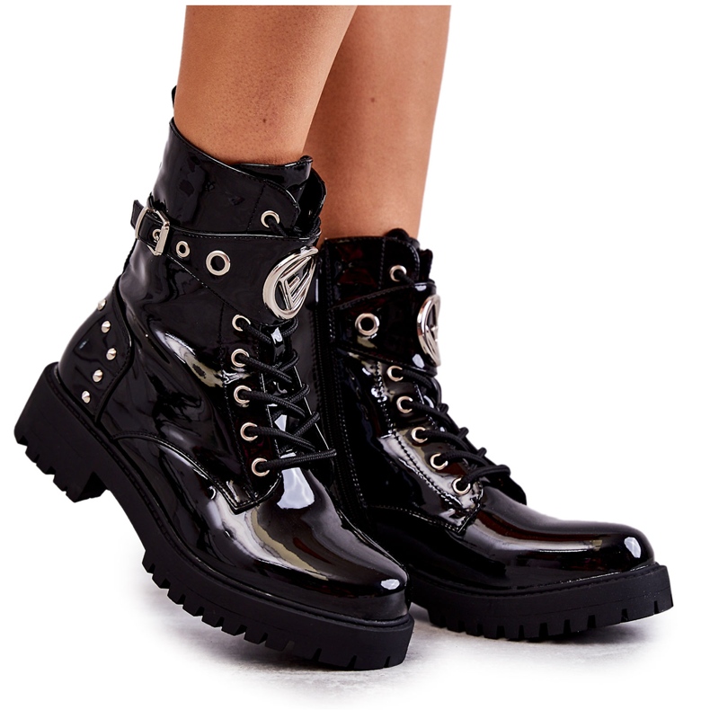 PG1 Botas femininas lacadas com tachas pretas Leticia preto