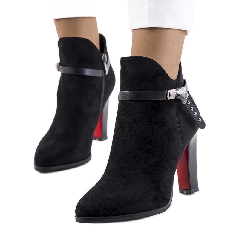 Salto alto preto Deshi