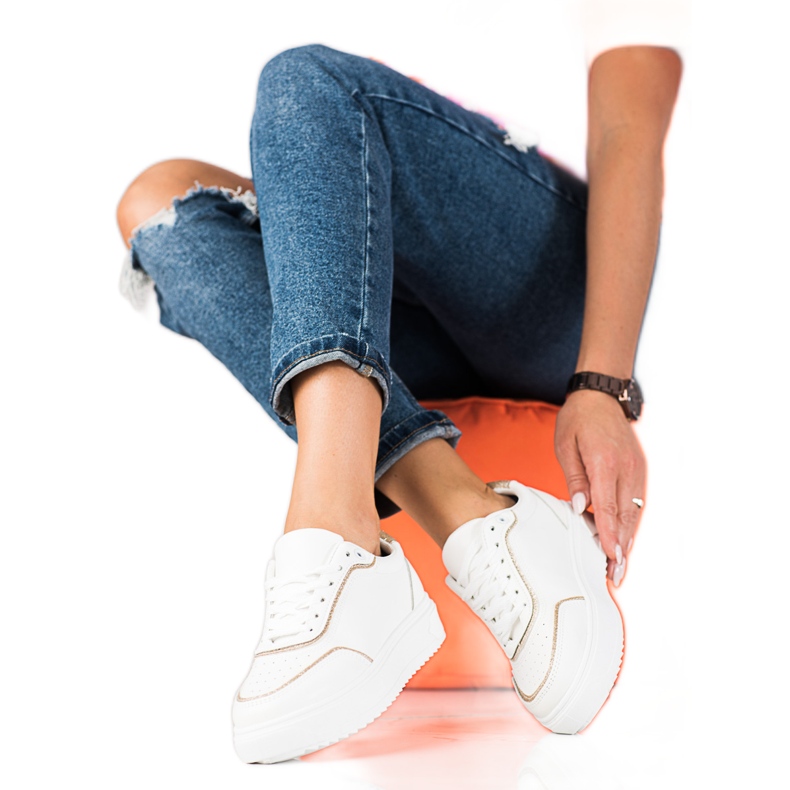 Tênis feminino Shelovet branco com forro dourado