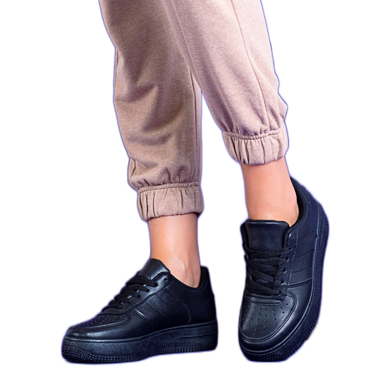 Calçados esportivos para mulheres negras na plataforma Shelovet preto