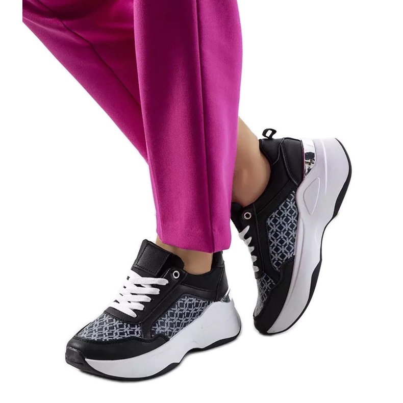 Tênis esportivo preto Milan