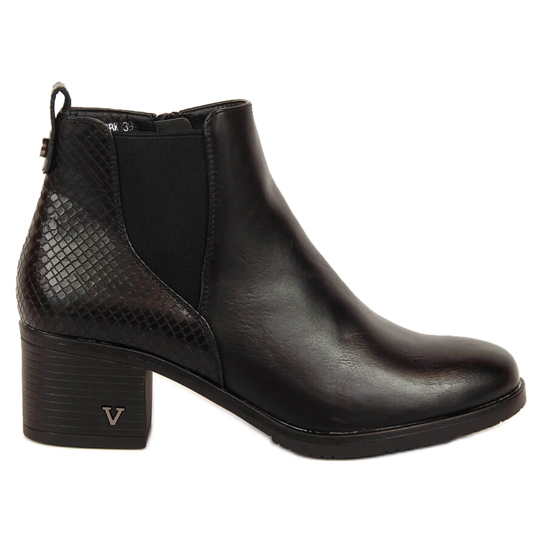 Botas femininas isoladas em pele de cobra preta Potocki preto