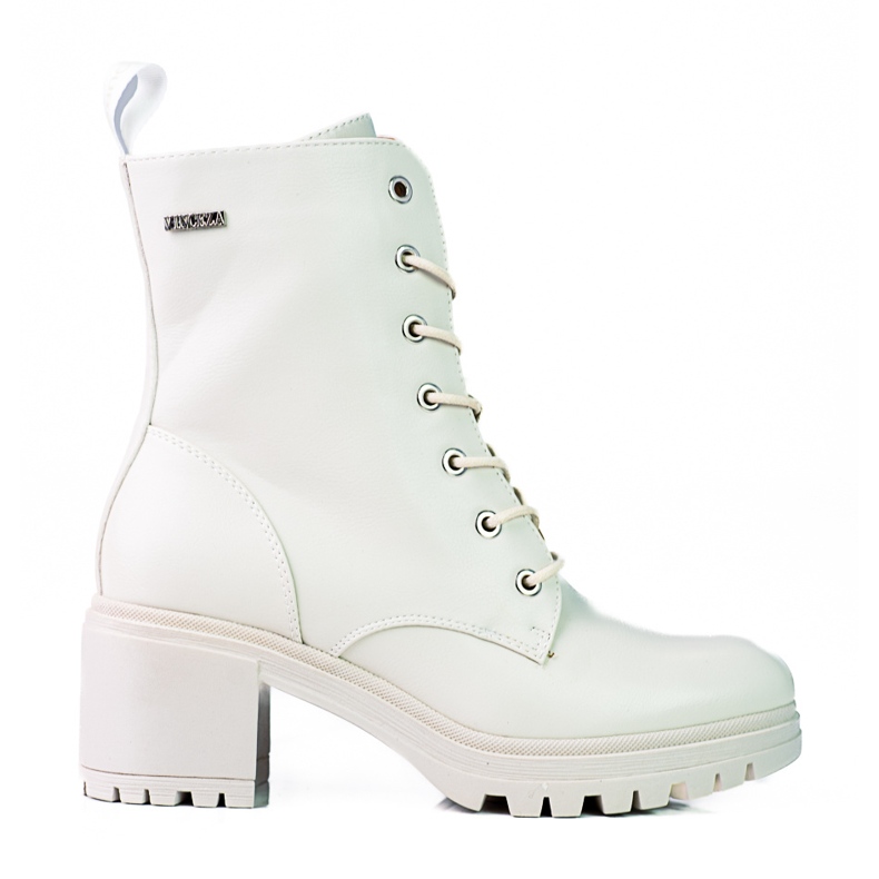 Trabalhadores de Vinceza bege com cadarços em um poste baixo castanho