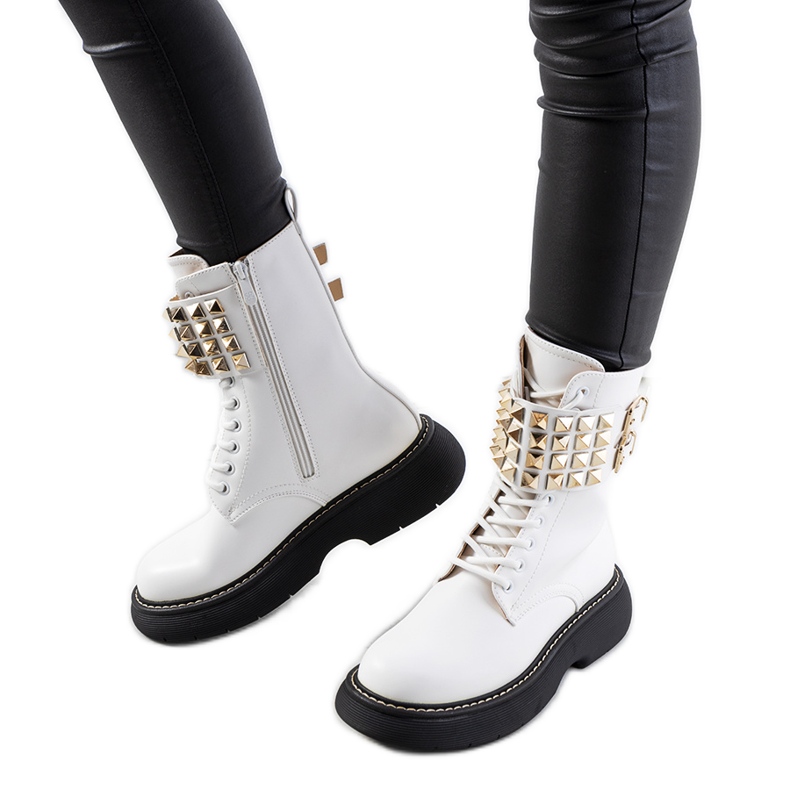 Botas brancas com tachas Lacer branco