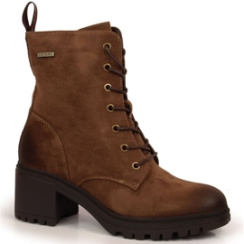 Botas de camurça no poste isolado Vinceza W JAN142D marrom