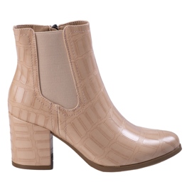 Botas Jodhpur no Shelovet post bege com um padrão Botas Jodhpur no Shelovet post bege com um padrão