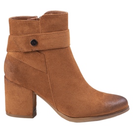 Botas de mulher castanhas no poste feitas de camurça ecológica Shelovet marrom
