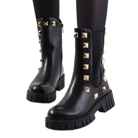 Botas pretas de Pinhais preto