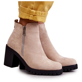 PG1 Botas de camurça de salto alto com zíper bege claro Sevione PG1 Botas de camurça de salto alto com zíper bege claro Sevione
