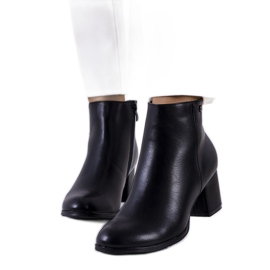 Botas pretas no poste de couro ecológico Durnatel preto