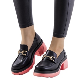 Brogues pretos em solas Korgal rosa