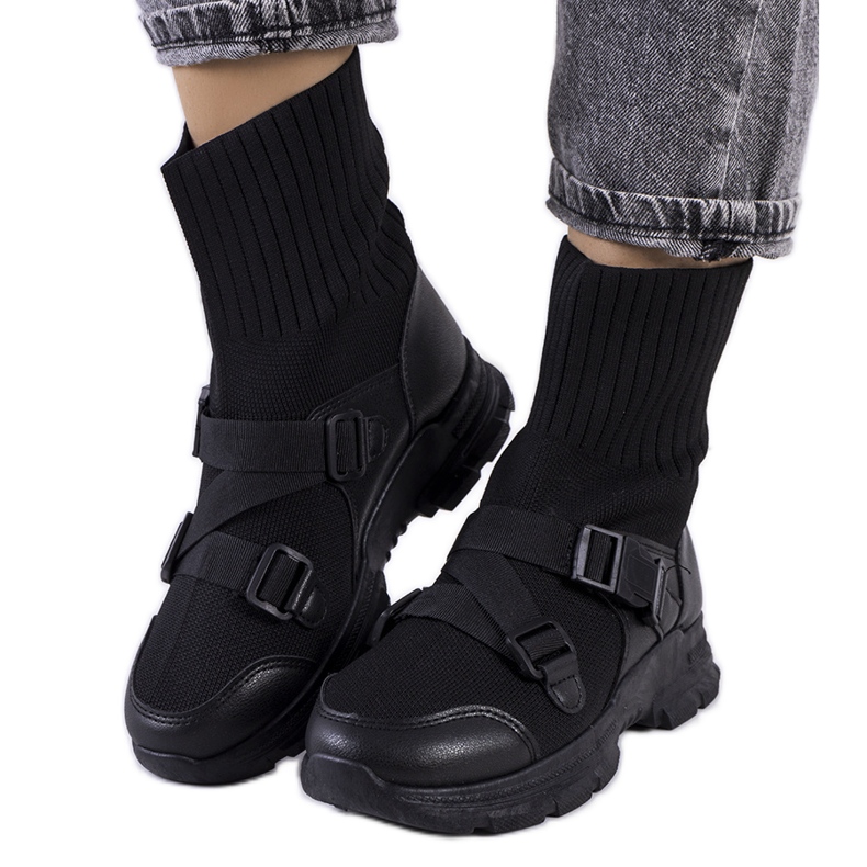 Tênis preto de saker