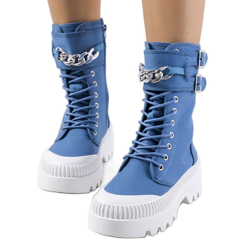 Tênis azul com corrente Taus