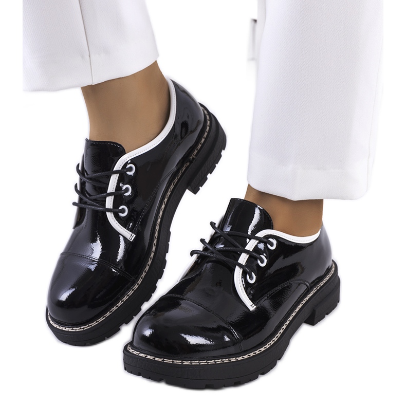 Sapato Kuzem lacado preto