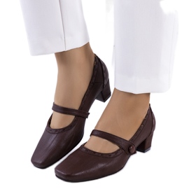 Sapatos castanhos com tira Cilka marrom