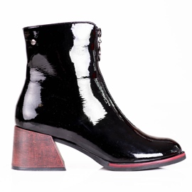 Botas femininas patenteadas com um elegante salto Vinceza preto