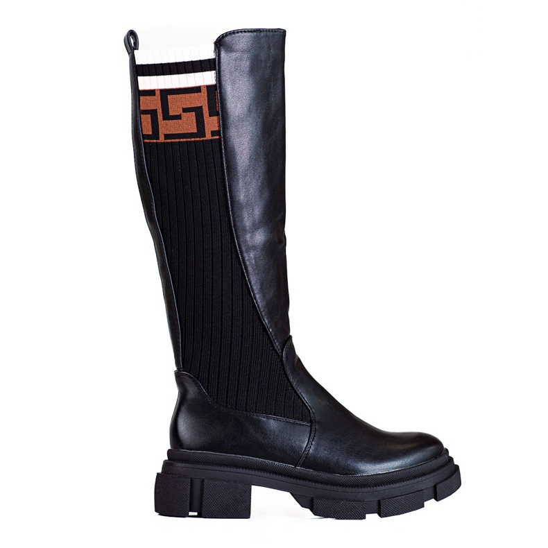 Botas femininas em uma plataforma Shelovet grossa preto