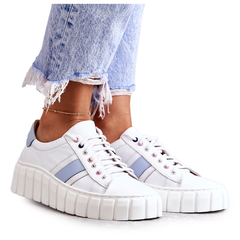 Tênis esportivo feminino de couro amarrado branco e azul Ariva