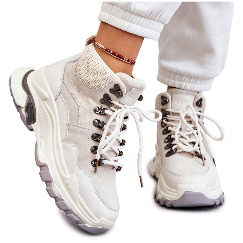 Tênis esportivo feminino GOE KK2N4097 bege claro