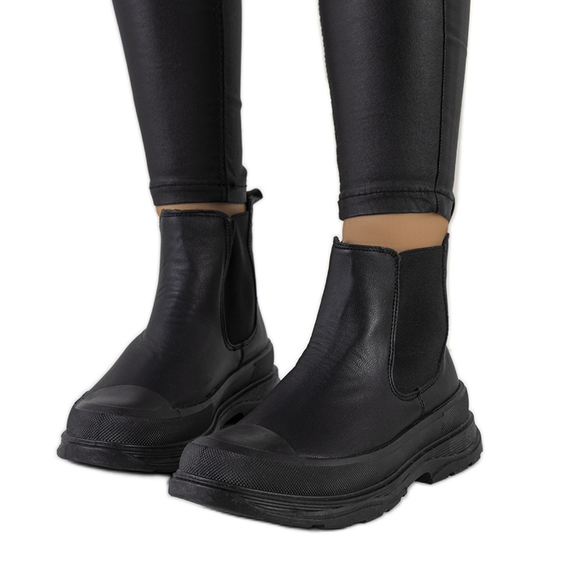 Bota Chelsea de couro ecológico preta, Loree. preto