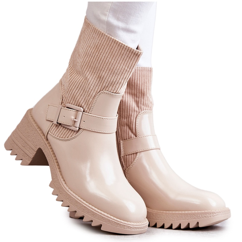 Botas quentes femininas em um salto grosso bege Marinela