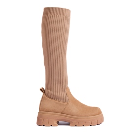 Botas femininas bege com cabedal flexível
