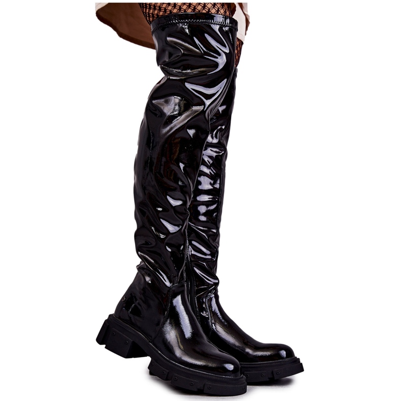 GOE Patente KK2N4023 Botas pretas sobre o joelho em um salto plano preto