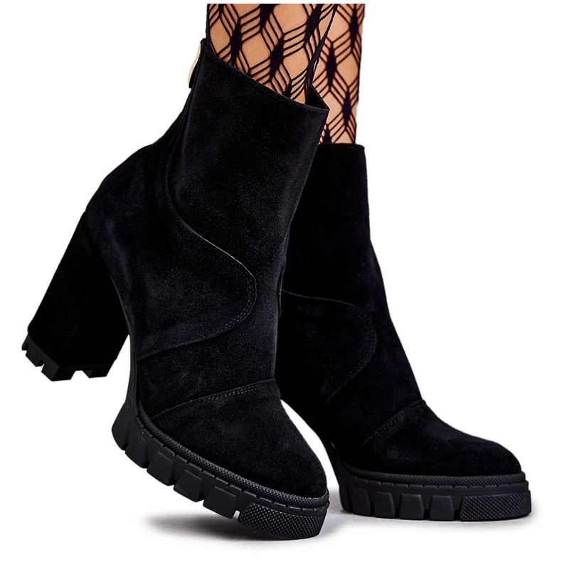 Botas pretas de camurça no salto Elia preto Botas pretas de camurça no salto Elia preto