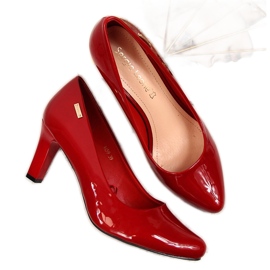 Bombas lacadas no poste vermelho Sergio Leone