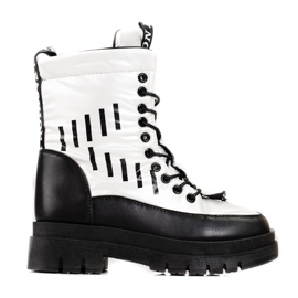 Bolsas isolantes femininas na plataforma Vinceza em preto e branco Bolsas isolantes femininas na plataforma Vinceza em preto e branco