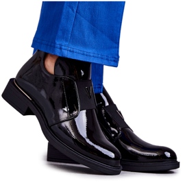 Vinceza Botas lacadas com recortes em salto plano Preto Eunice