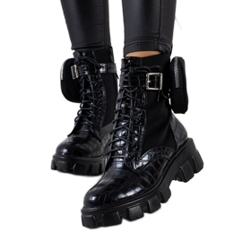 BM Botas pretas com sachê Adamson preto